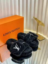 Picture of Louis Vuitton Slippers _SKULVsz35-40mnq1107528